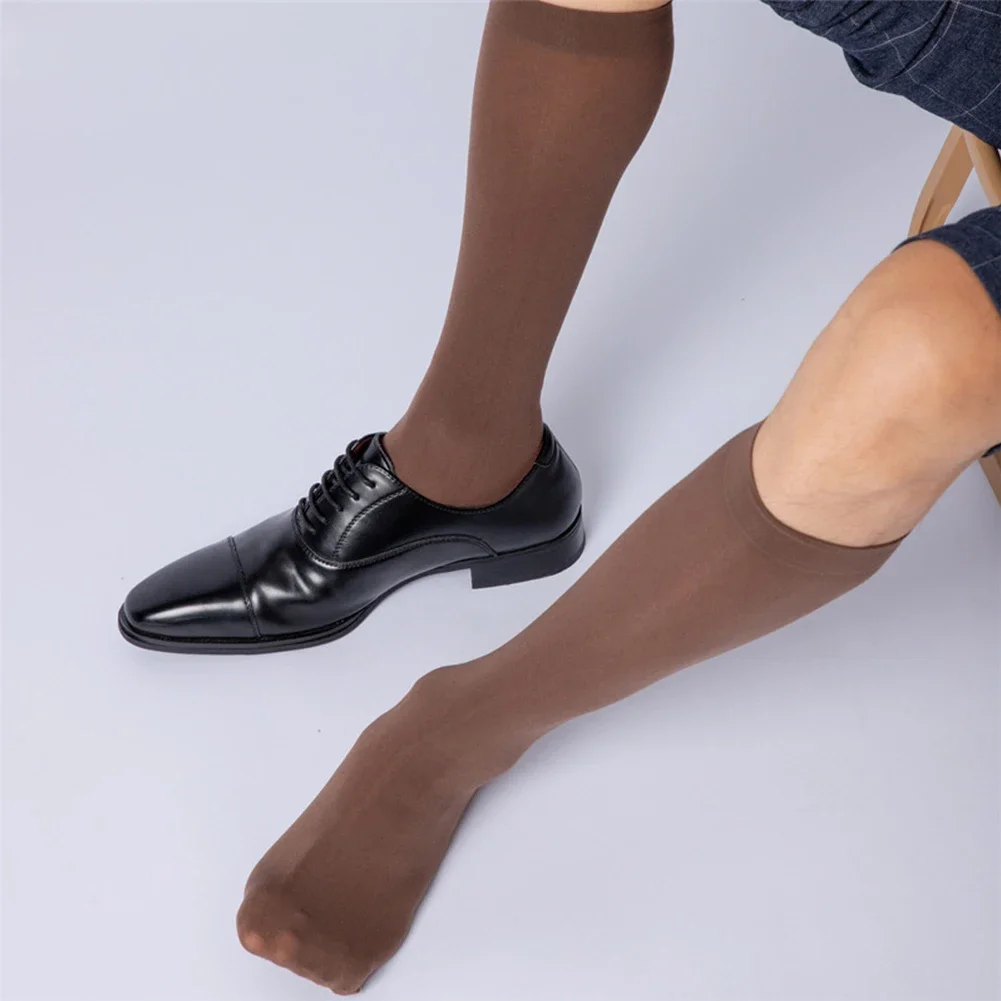 Kaus kaki ultratipis elastis pria, kaus kaki tabung tengah bernapas kasual tembus udara musim panas