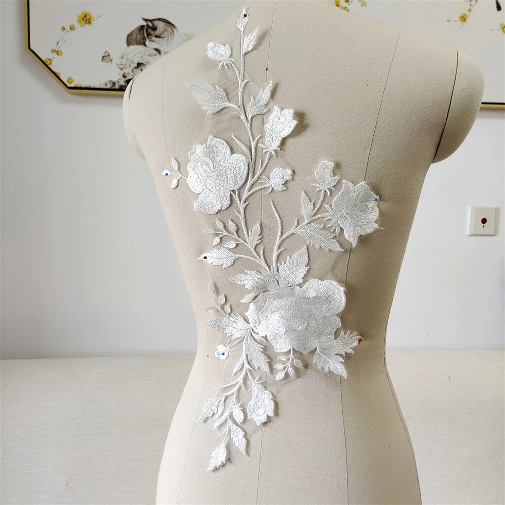 

Ivory Dress Top Embroidered Patch Floral Embellishment Material Profiling Appliqued Wedding Gown Fabric Accessories