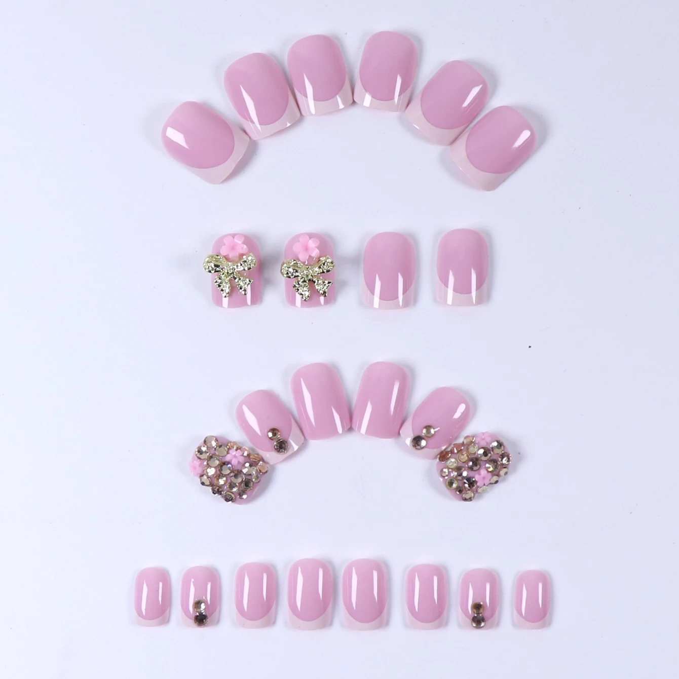 48 قطعة ضغط مربع قصير على الأظافر الفرنسية تلميح الأظافر كاذبة اضغط على تصميم الماس الكامل الأظافر وهمية الذهب ربطة القوس فيونكة عصا على الأظافر