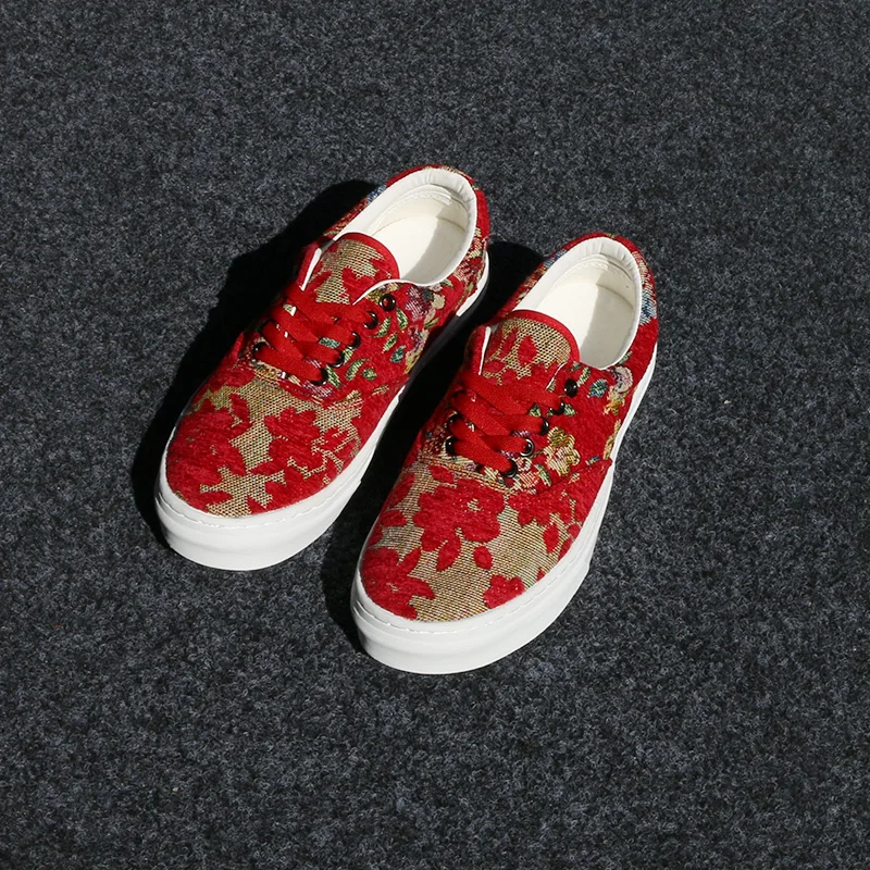Summer Breathable Sneakers, Stylish Shoes for Men, Couple's Fashion, Red Embroidered Low-Top Casual Shoes, Canvas Shoes, Unisex
