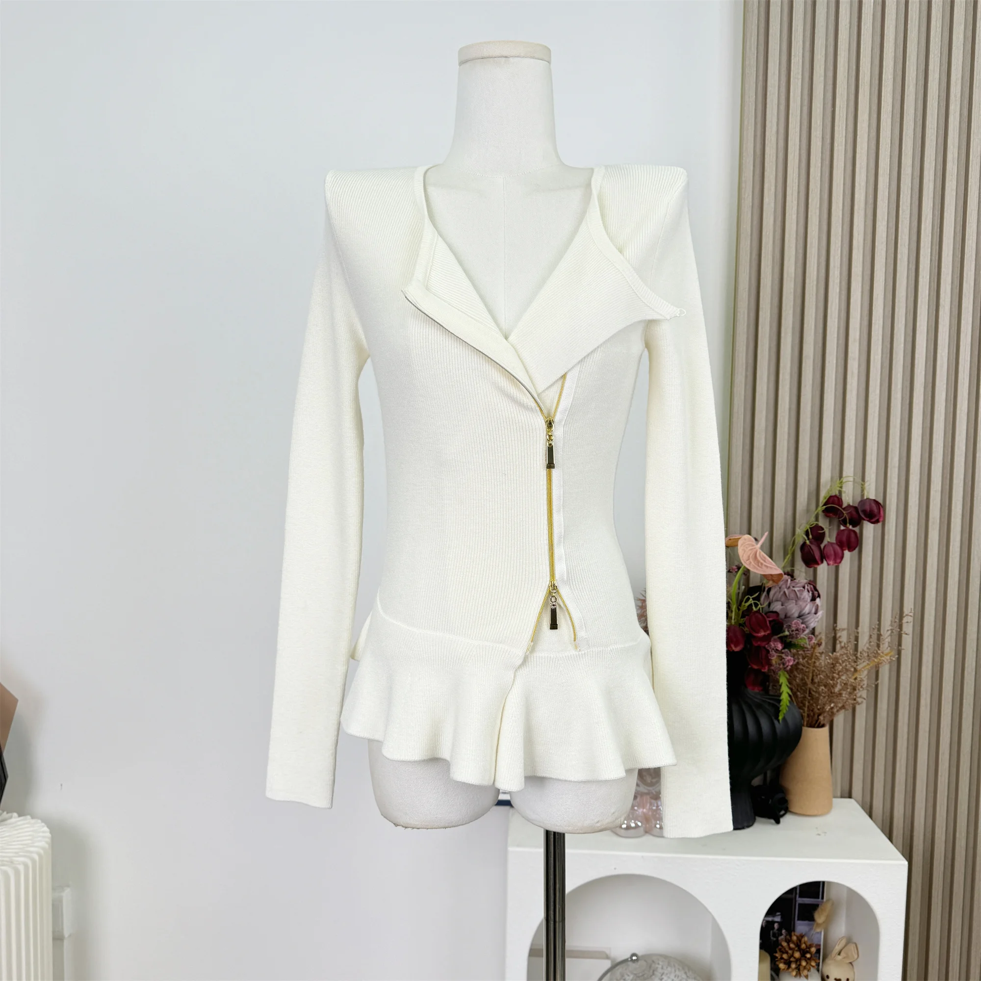 سترة نسائية محبوكة كلاسيكية Y2K ملابس الشارع الشهير مع سحاب سترات ضيقة لخريف 2025 سترة هاراجوكو غير رسمية على الموضة معطف F327