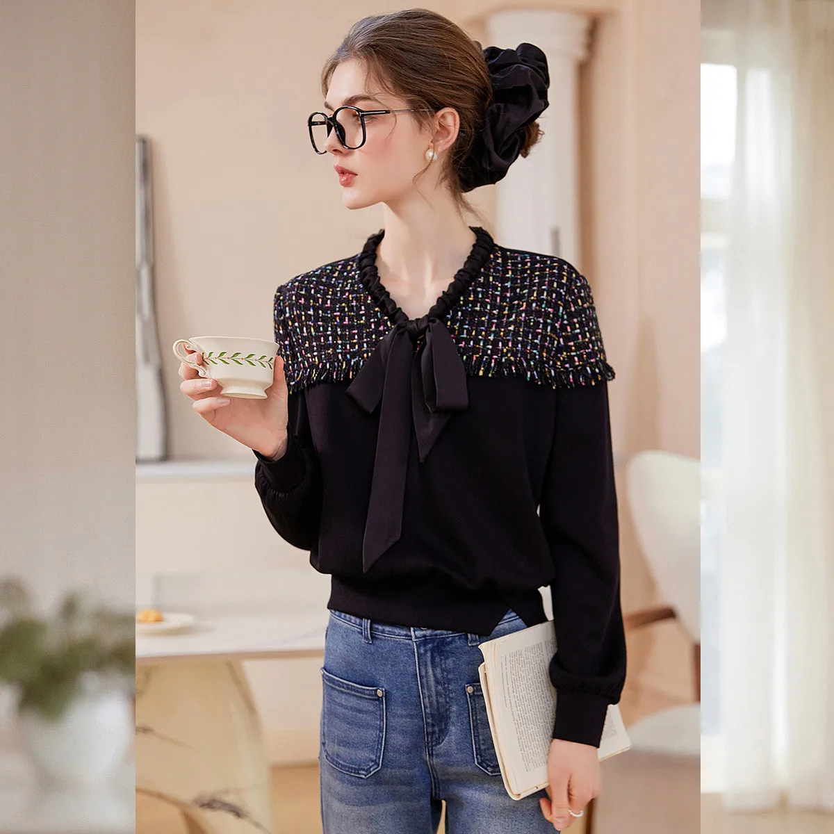 LOUIS-YAO بلوزات عصرية مرقعة بلونين 2025 ربيع/خريف برباط على شكل حرف v وأكمام طويلة بلوزات نسائية #2