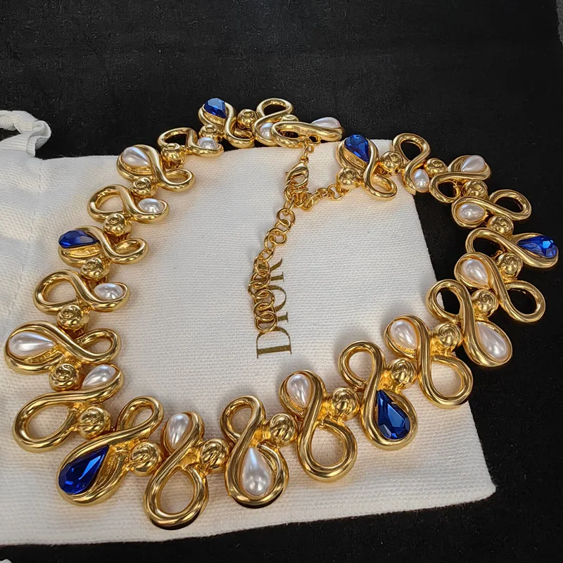 Style restoring ancient ways is contracted middle necklace pendant Qingdao jewelry of gold plated jewelry