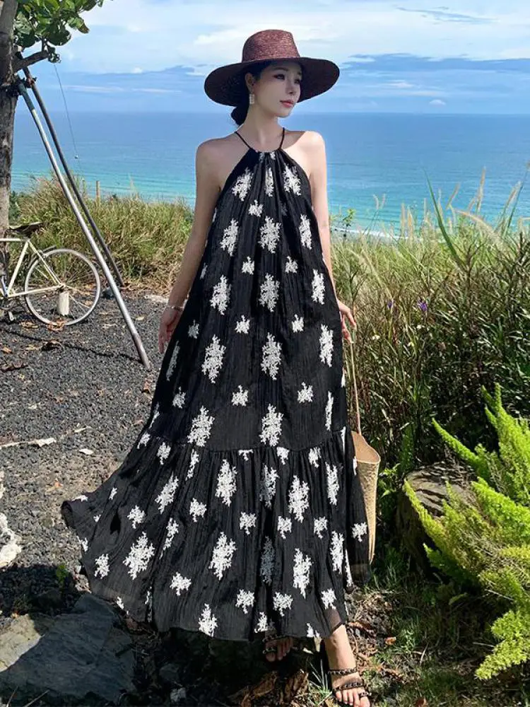 

Vintage Women Black Embroidery Elegant Sexy Off Shoulder Halter Pleated Dress Summer 2025 Loose Sleeveless Backless Long Dresses