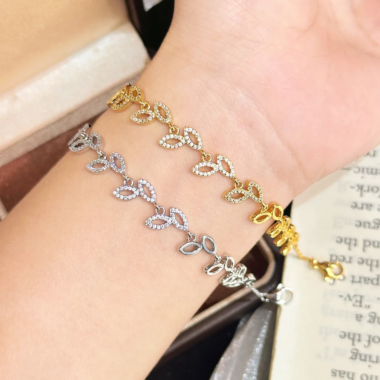 

High-End Champagne Gold Jewelry - Micro-Pavé Sparkle Zircon Wheat, Light Luxury Fashion Women's Bangle