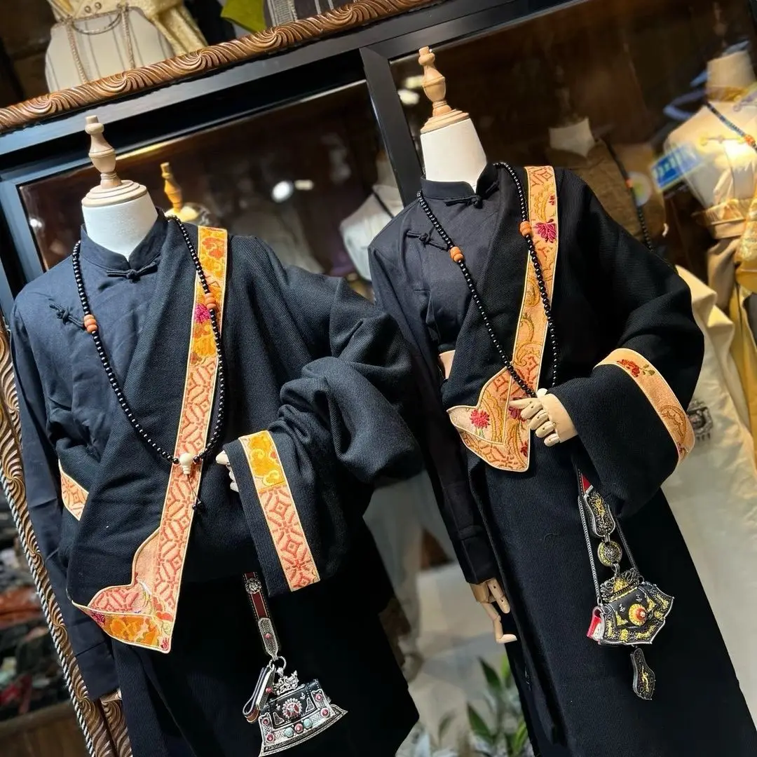 男性と女性のチベットパフォーマンス服シングルチベットローブ