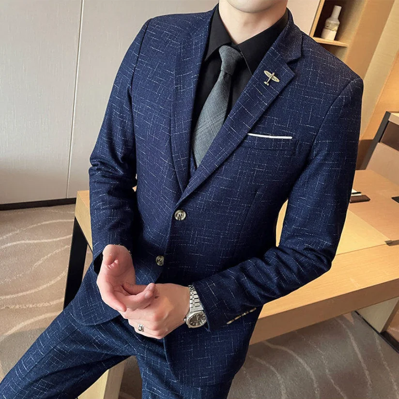 

2025 new men (suit + vest + trousers) fashion and handsome business and leisure trend all three sets