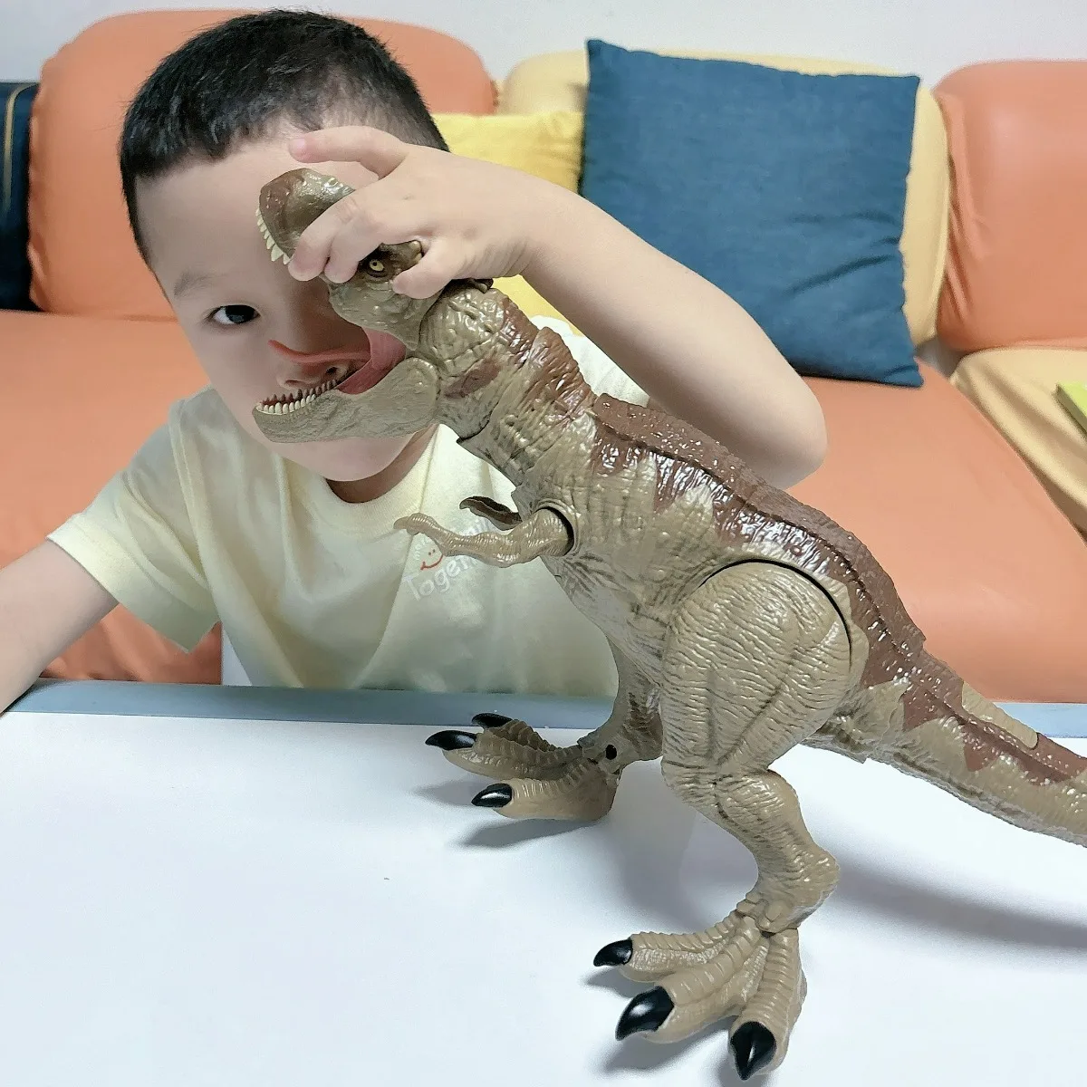 Tyrannosaurus Rex Action Figure Dinosaur Toy Realistic T-Rex with Vibration Roaring, Lights, Spray, Movable Jaws & Limbs Gift