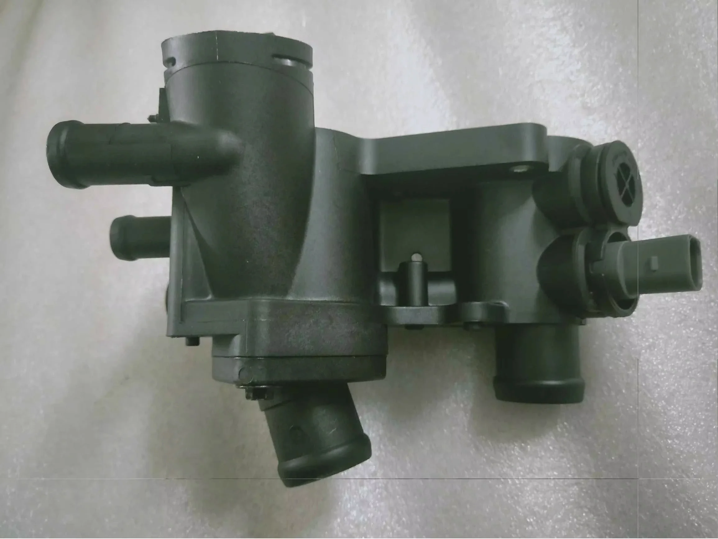 

032121111Q Thermostat assembly Thermostat cover assembly