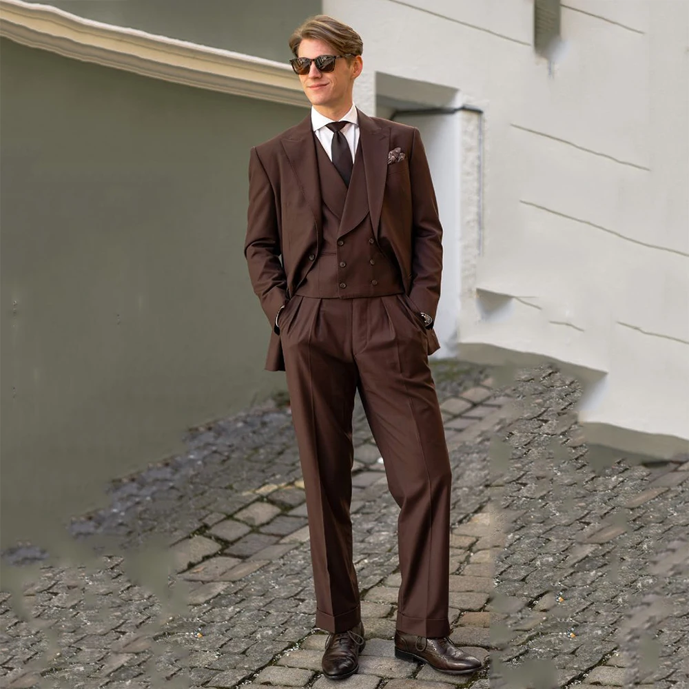 

Chic Dark Brown Men's Suits 3 Pieces Peak Lapel One Button Jacket Vest Pants Sets High Quality Male Celebrity Banquet Clothing