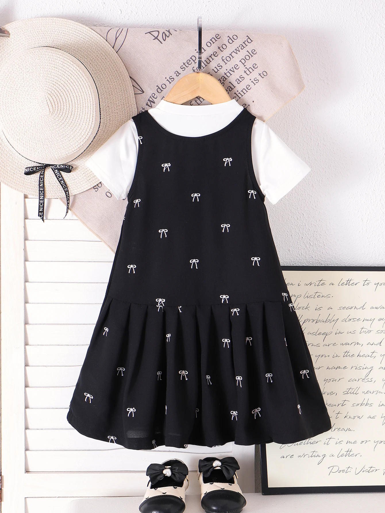 Summer cross-border new girl sweet and comfortable 2-7 years old white T-shirt + black dress