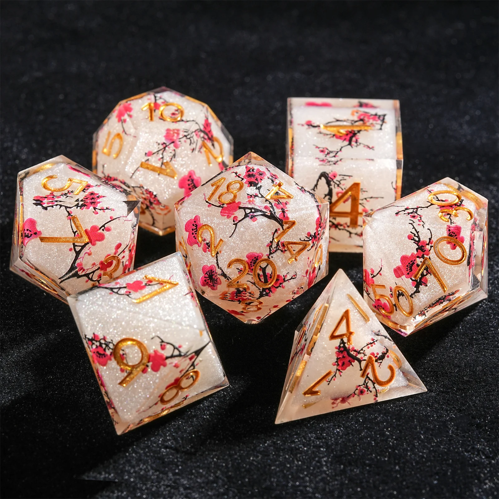 

1-7Pcs DND Chinese Plum Blossom Solid Resin Golden Word Dice Set Multi-sided Polyhedral Dice for D&D COC Role RPG Table Game