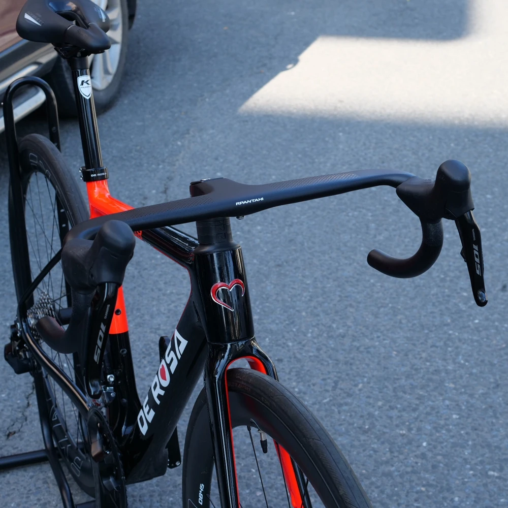 Cockpits de vélo intégrés pour aérodynamisme et design