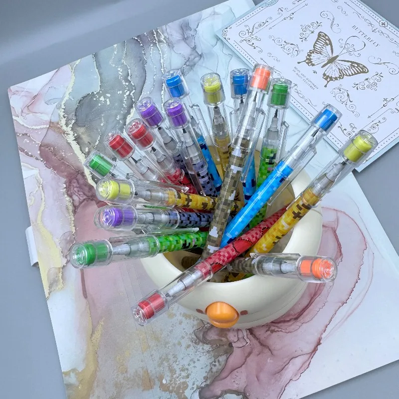 16-teiliges Set mit Buntstiften in verschiedenen Farben und mit Pixelmuster-Designs, Cartoon-Buntstifte, Buntstifte als Preise für Schüler, Buntstifte mit Radiergummi, Schreibwaren, tolle Lern- und Geschenkideen. – Detail 2