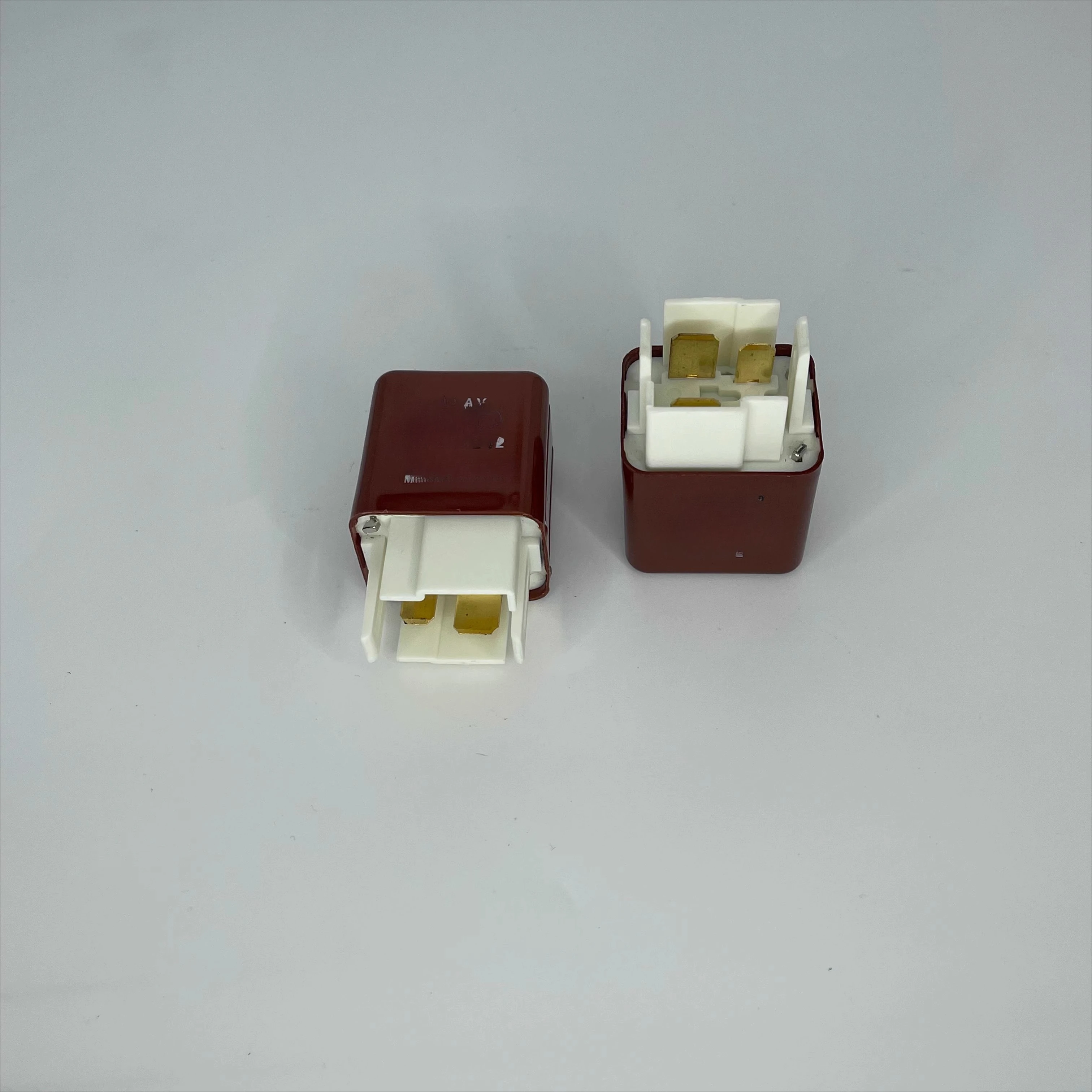 

1 шт. для Toyota Lexus Camry Prius реле масляного насоса 90987-02006 056700-6912