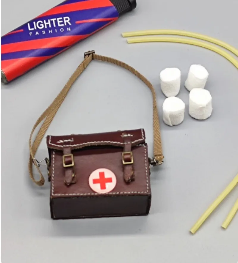 

QOM-1048 Модель солдатской аптечки в масштабе 1/6 для женского корпуса скорой помощи 12 дюймов