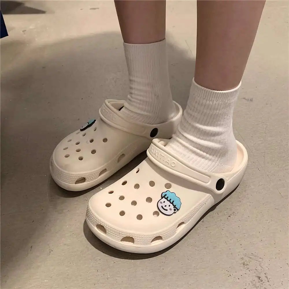 

Garden Shoes Women's Fashion Cute Cartoon Clogs Sandals Summer Lovers Anti Slip Thick Soled Beach Shoes Men