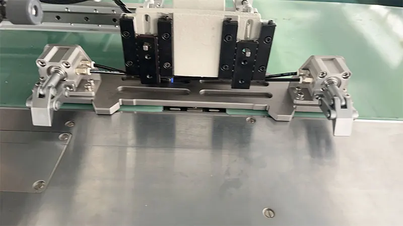 

Pattern sewing machine quick mold change fixture