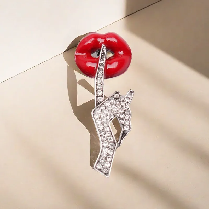 Neuartiges und modisches Design, rote Lippen, eingelegt mit Strasssteinen für Handgelenk, Legierung, hochwertige Kleidung, Damen-Brosche als Geschenk