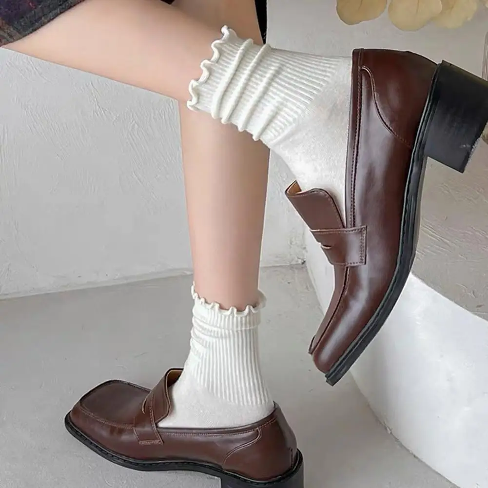 Coffee-colored Mid-calf Socks Retro Lace Mid-calf Women's Socks with Sweat-absorbent Design for Daily Sports Versatile Cute