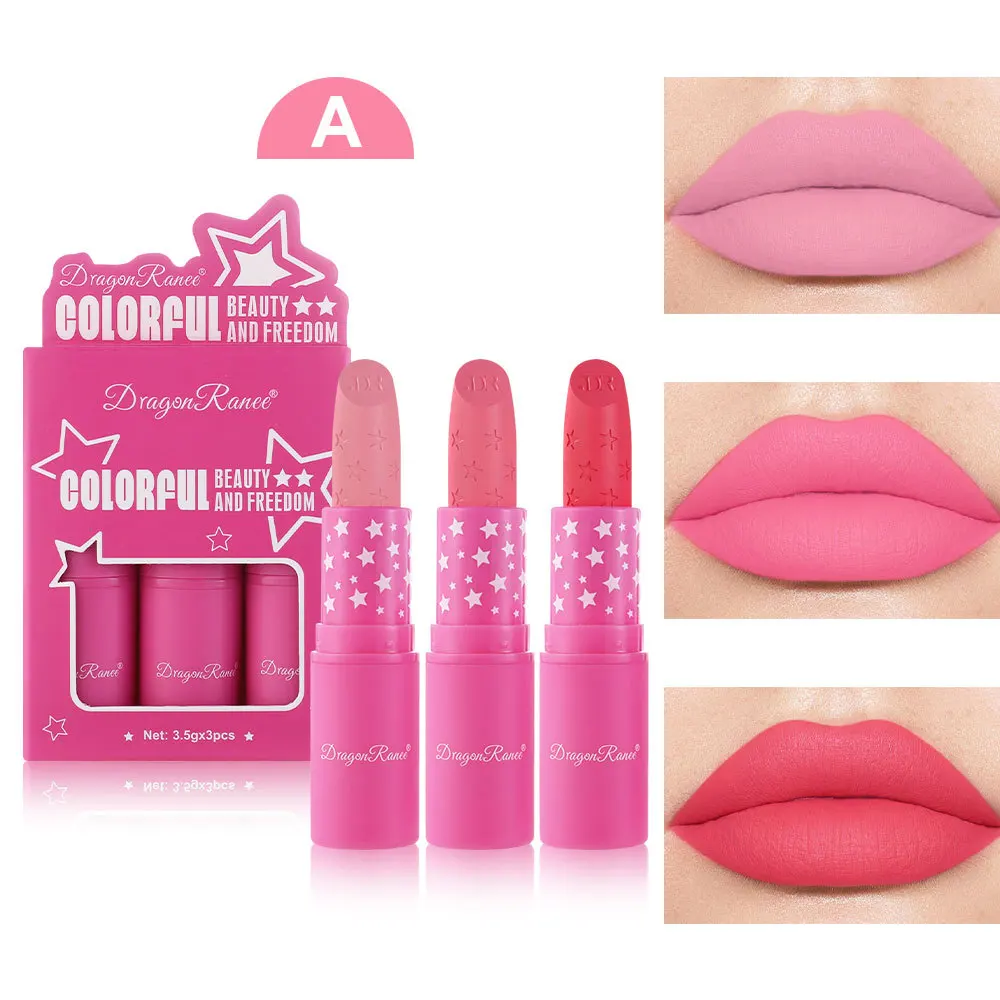 3-teiliges mattes rotes Lippenstift-Set, das nicht leicht abfallen ist, Barbie-Lippenstift-Set mit schwarzem Sternmuster und geschnitztem Rosen