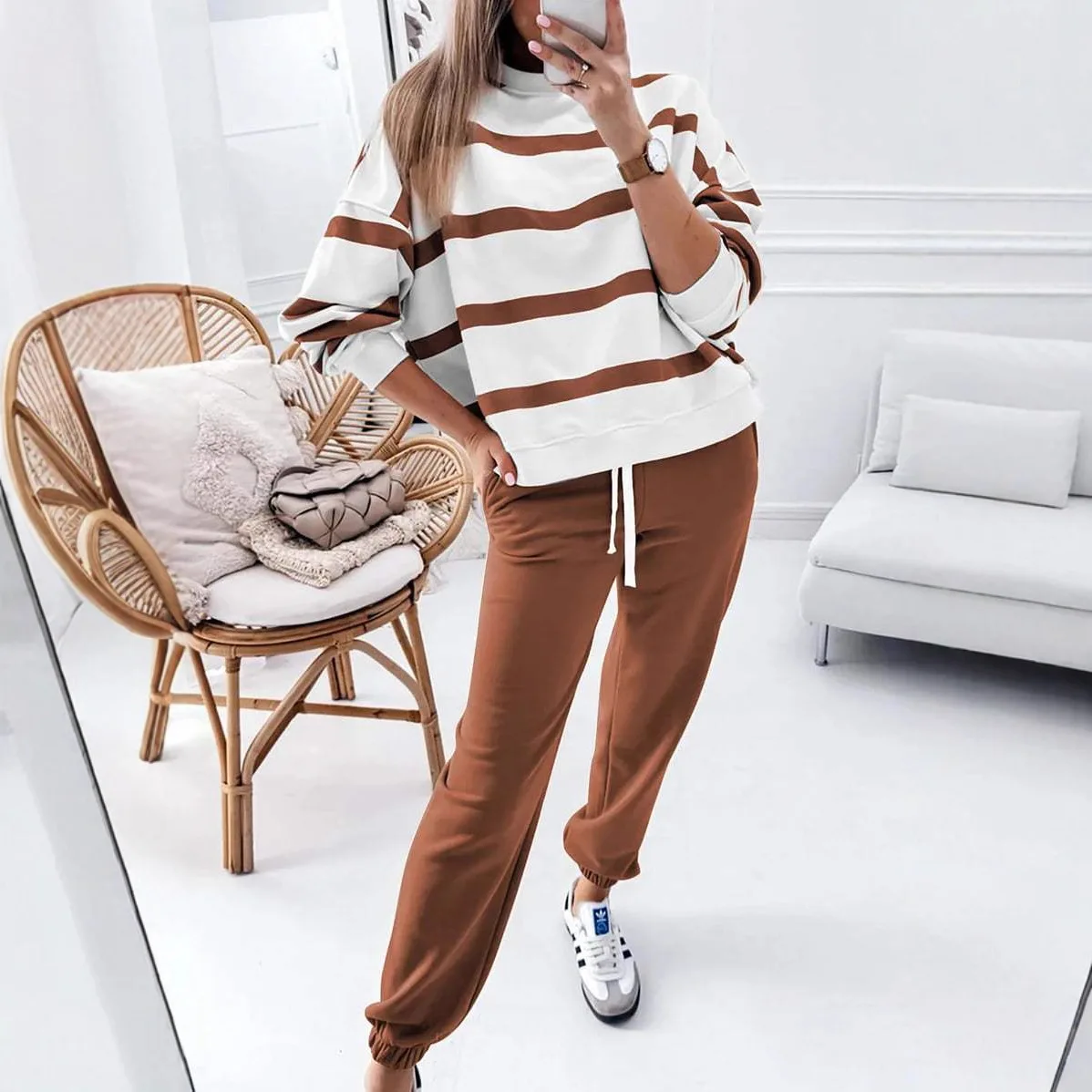 2026 Winter New Style Leisure Striped Long Sleeve Sweatshirt and Cuffed Trousers Sports Suit Set Women Multiple Colors Optional