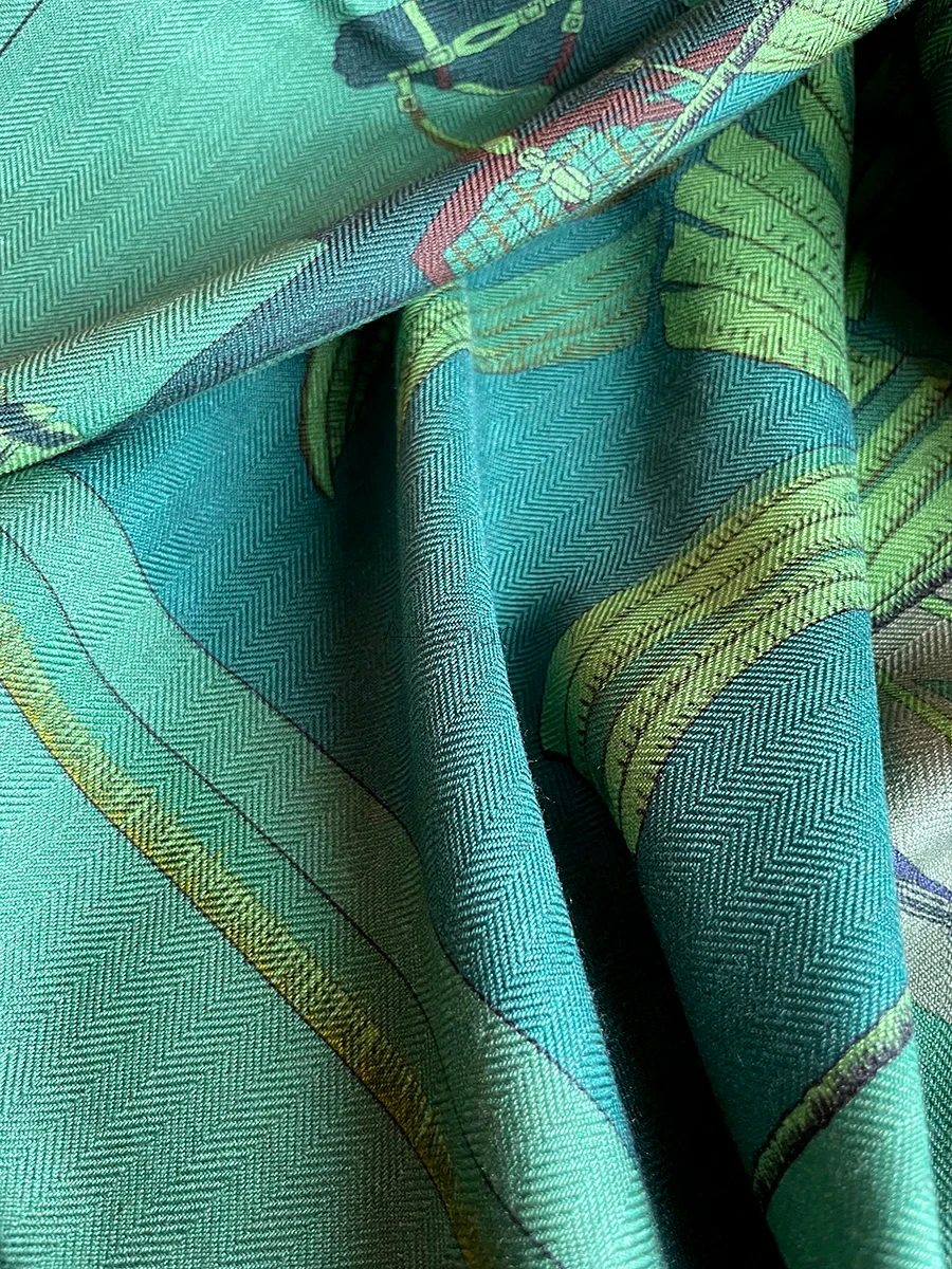 

Double Sided Print Wool Silk Scarf Luxury Designer Winter Shawls Stole Rolled Edges Bandanas Neck Head Accessories 135cm