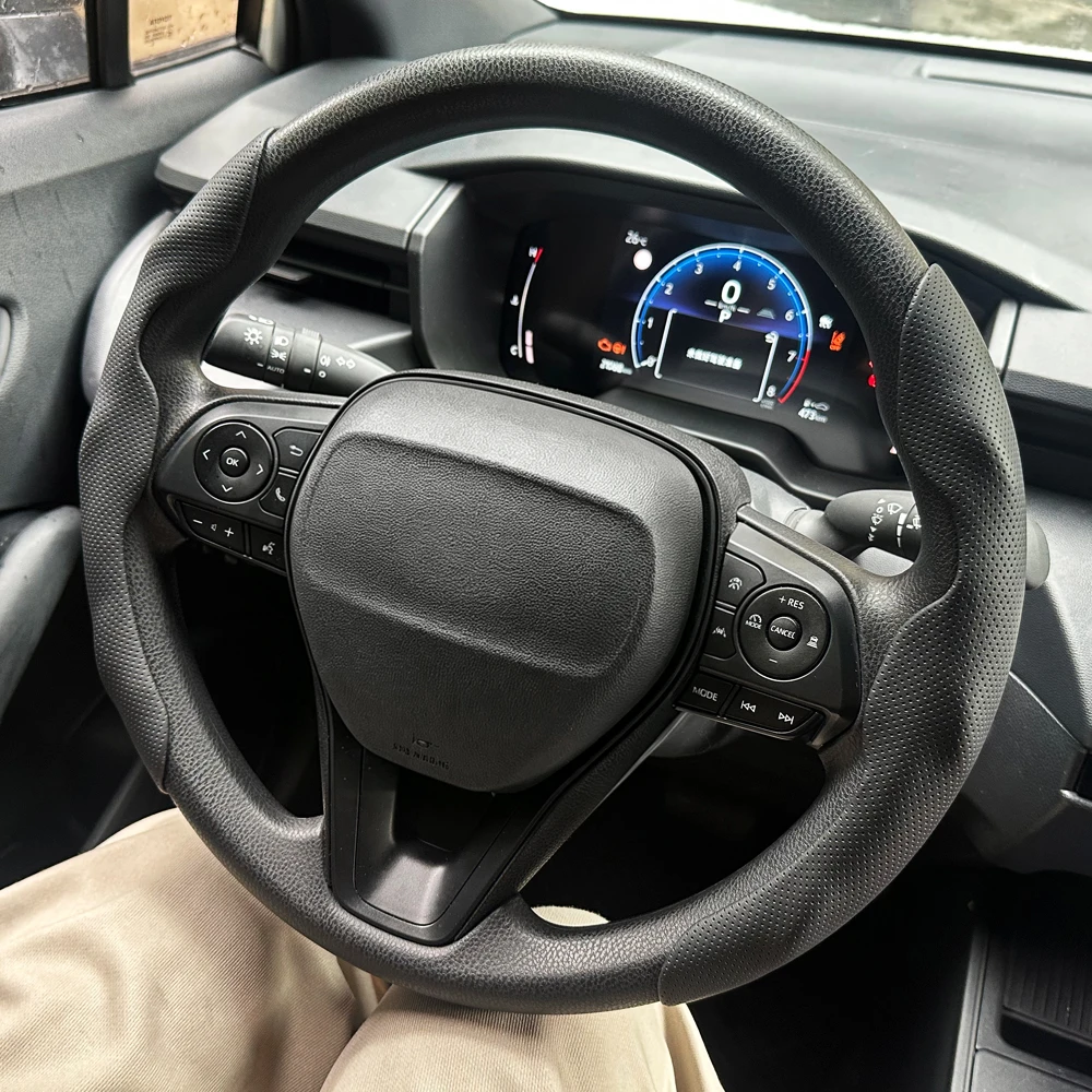 2 Stück Perforierte Leder-Lenkradbezüge, Atmungsaktiv, Rutschfest, Schweißabsorbierend, Universell für Autos, Auto-Zubehör – Detail 6