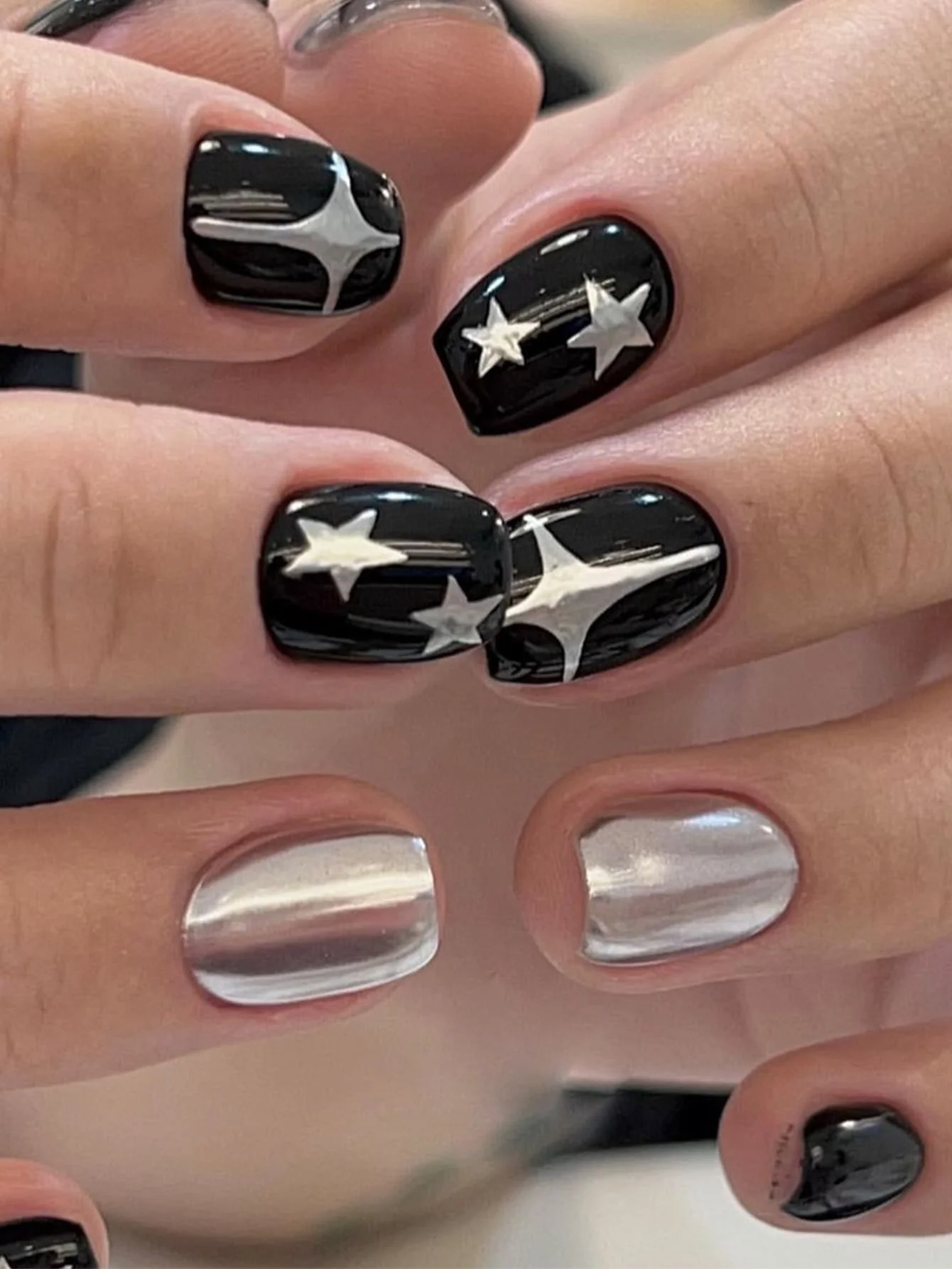 Realzador de uñas de estrella en contraste, 24 piezas, negro y plateado, 1 pieza de Gel de gelatina y 1 lima