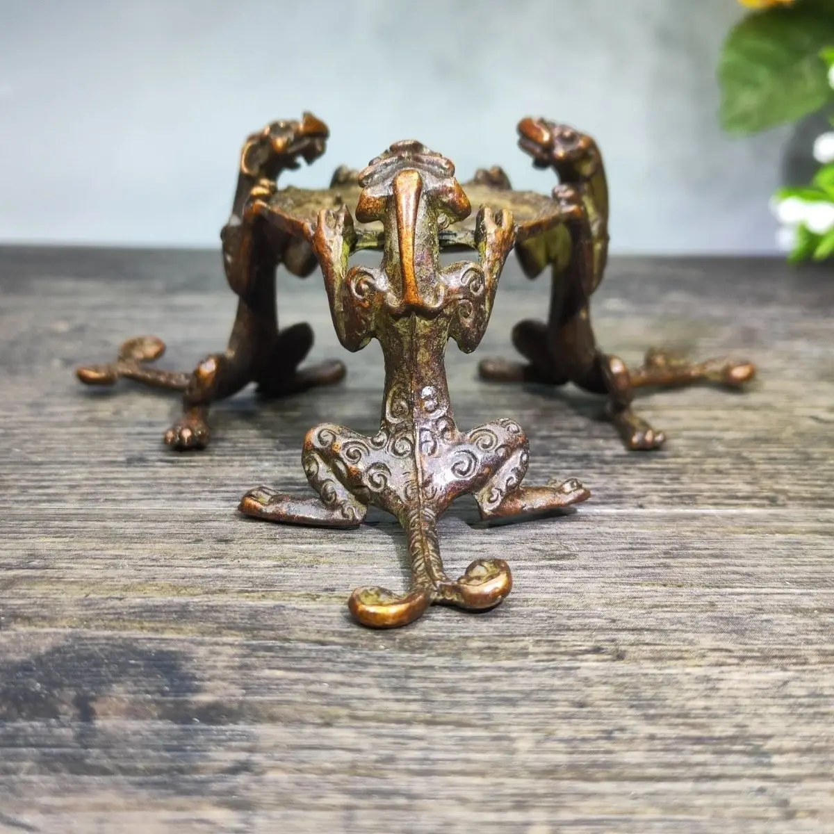 Three-legged pixiu dragon Lid Holder Stand Statue Sculpture Figurines Home Garden Decoration Statues For House ﻿
