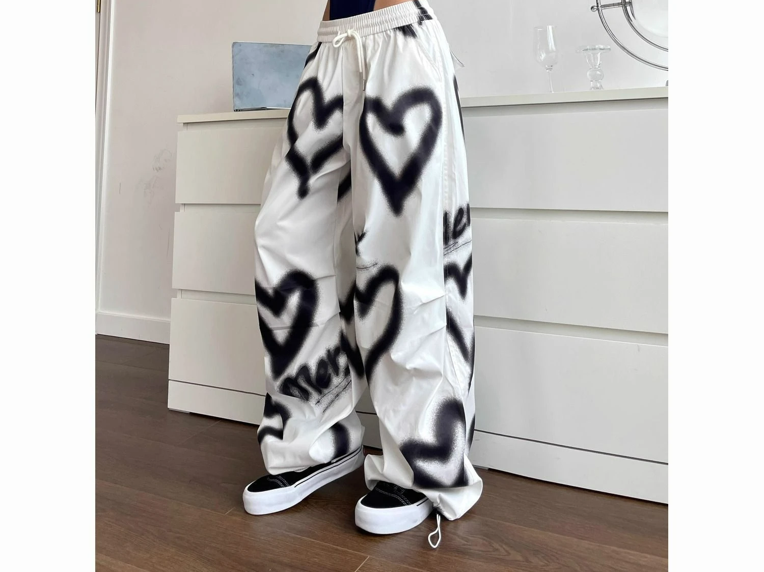 

2025 Autumn New Loose Casual Floor Pants Love Graffiti Elastic Waist Drawstring Wide Leg Pants