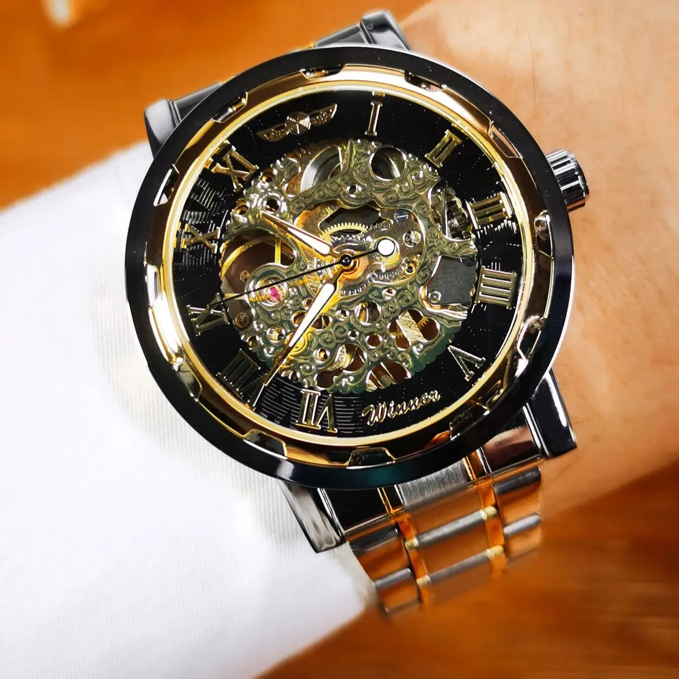 

WINNER Classic Retro Mechanical Watches Luxury Brand Gold Transparent Skeleton Watch for Men Stainless Steel Strap Luminous Hand