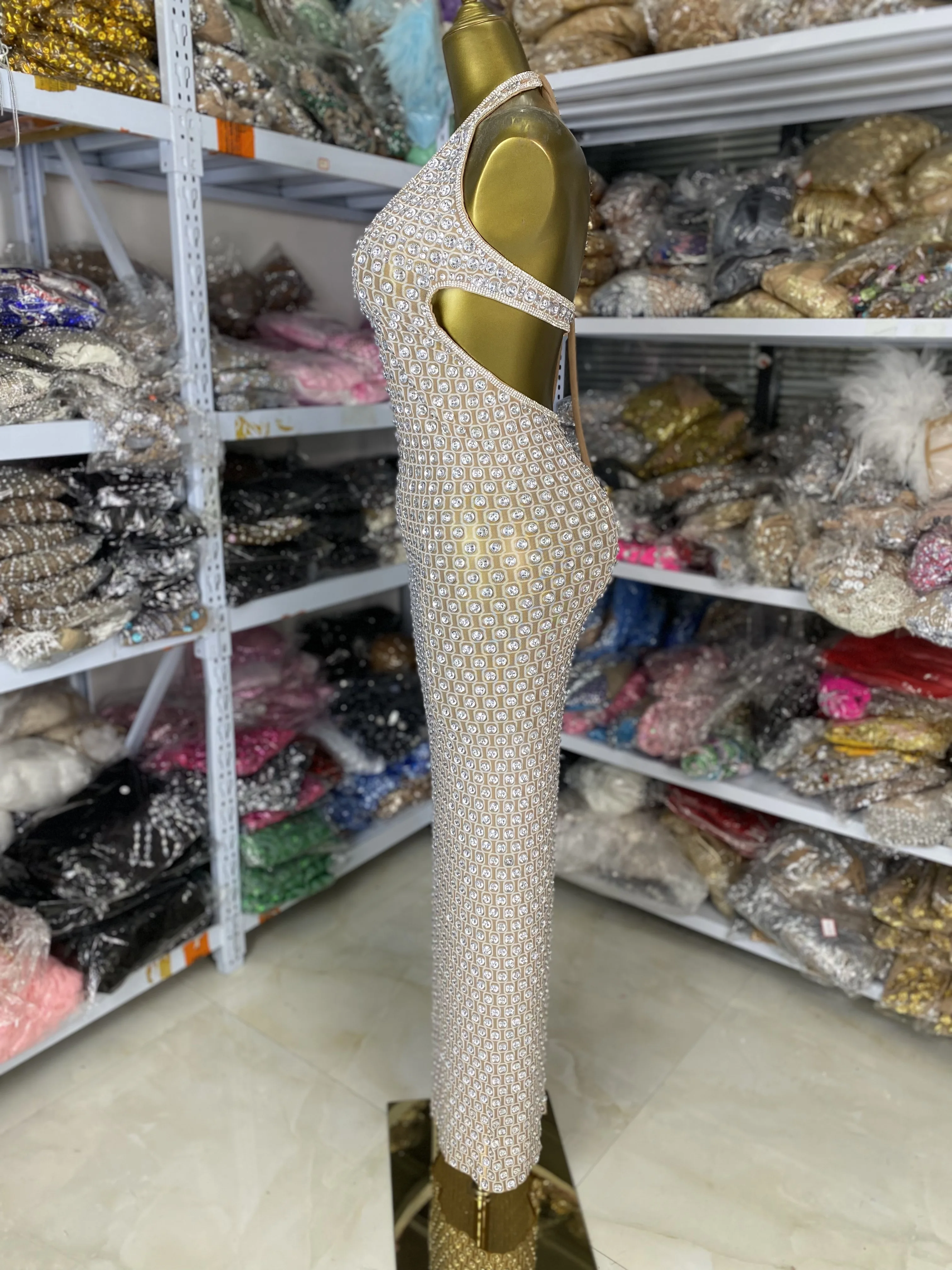 고급 패션 여성용 실버 반짝이 라인스톤 홀터 딥 V넥 컷아웃 맥시 롱 드레스 생일 연예인 이브닝 파티 가운