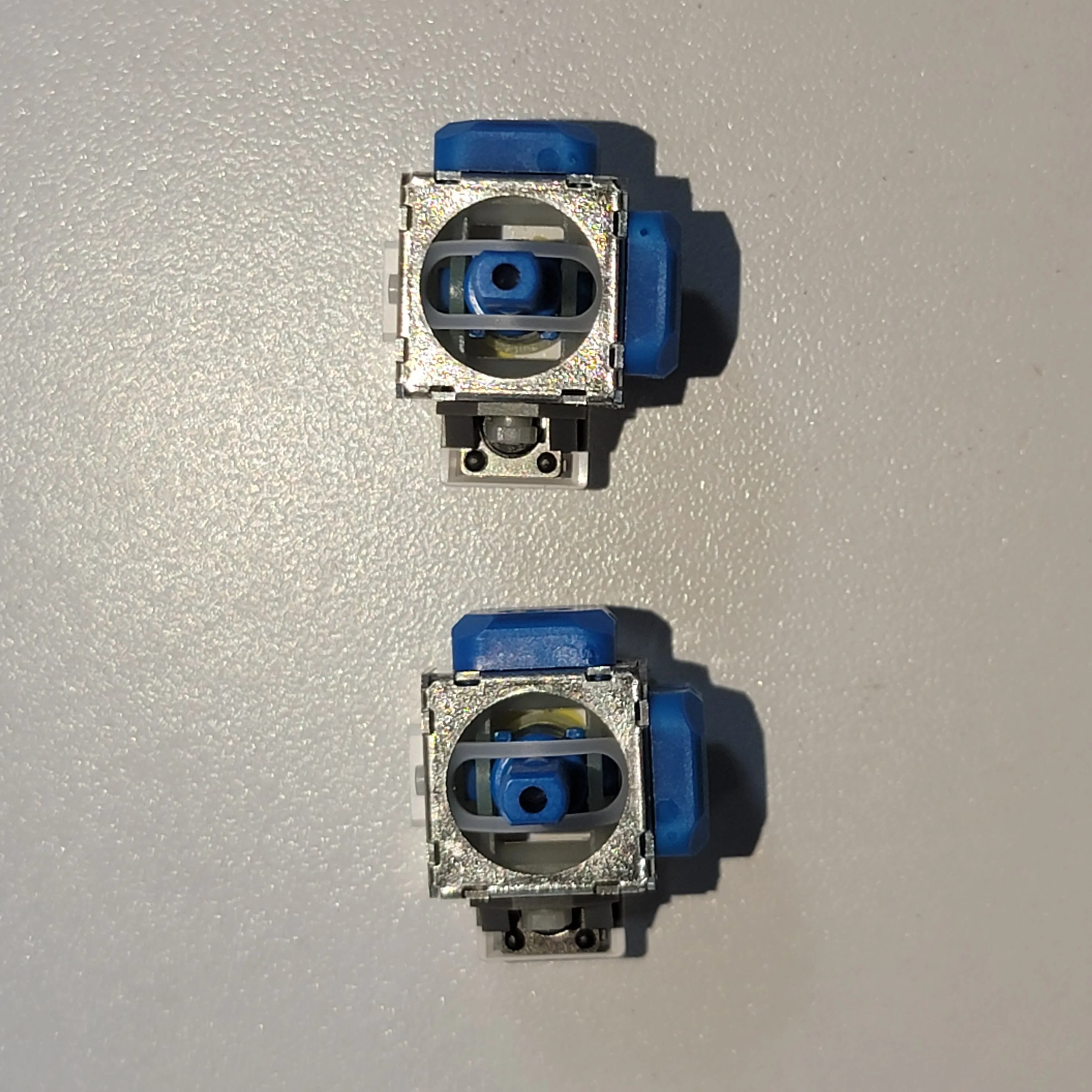 Fotografia 7: 2/4/10pcs AKNES HALLPI TMR Joystick para PS5 DualSense Anti-Drift TMR Joystick Eletromagnético 3D Analógico Durável ThumbStick