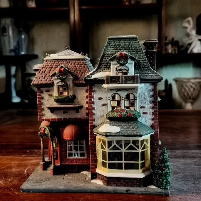 Home Decor Owell Creative European Building Figures Porcelain House Model with Lamp Home Furnishing Living Room Ornament Gift