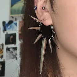 Punk Rock Thorns Rivets Hoop Earrings Hip Hop Unusual Spikes Circle Earings for Women Party Night Club Party Dancing Accessories