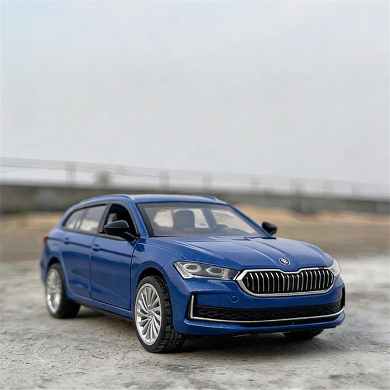 1:43 SKODA SUPERB Combi IV Alloy Station Wagon Car Model Diecast Metal Vehicle Car Model Simulation Collection Children Toy Gift
