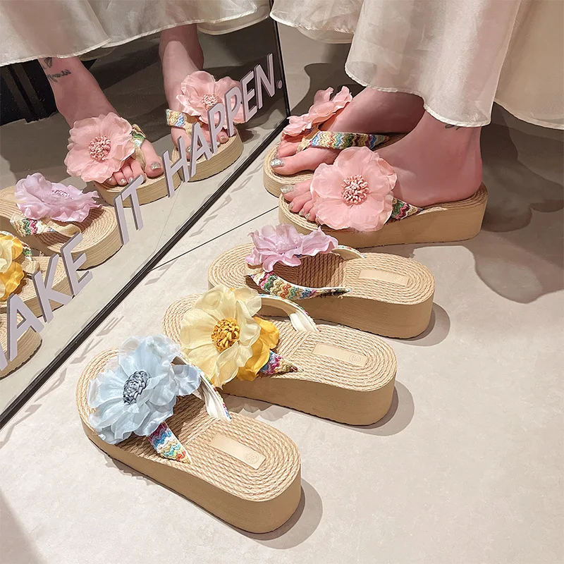 New Fairy Style Slope And Flip Flops For Women's Summer Fashion Grass Woven Flower Thick Soled Countryside Vacation Beach Shoes