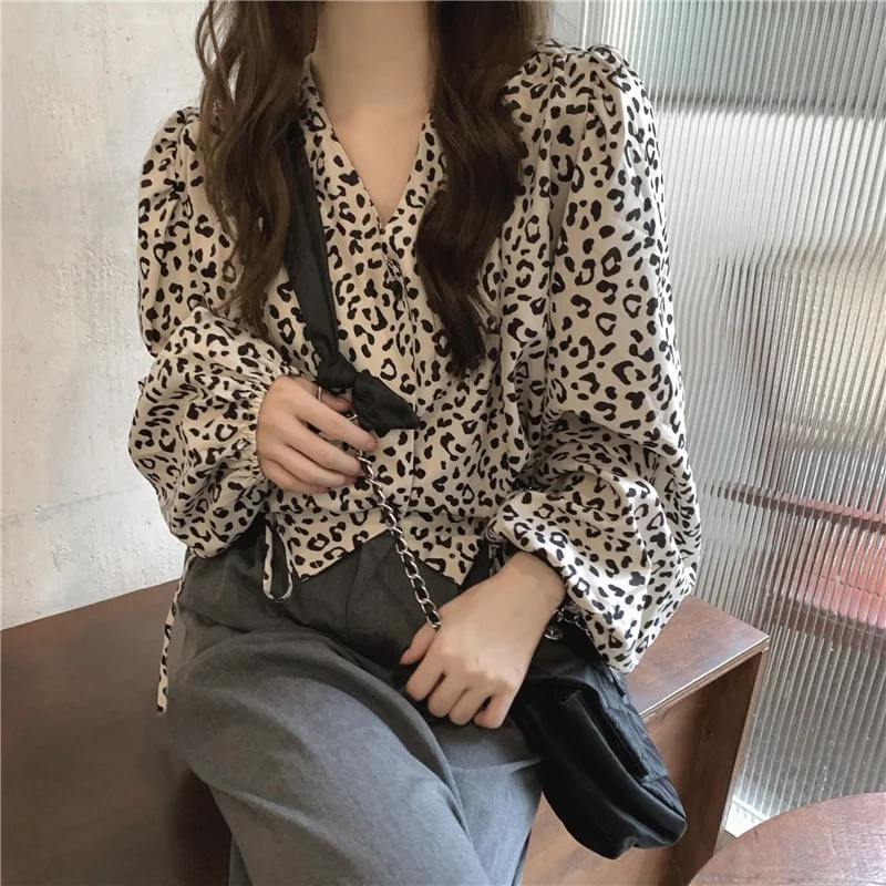 

Chic V-Neck Retro Leopard Print Chiffon Shirt Fashion Design Knot Short Women's Shirt Korean Style French Style Spring Summer