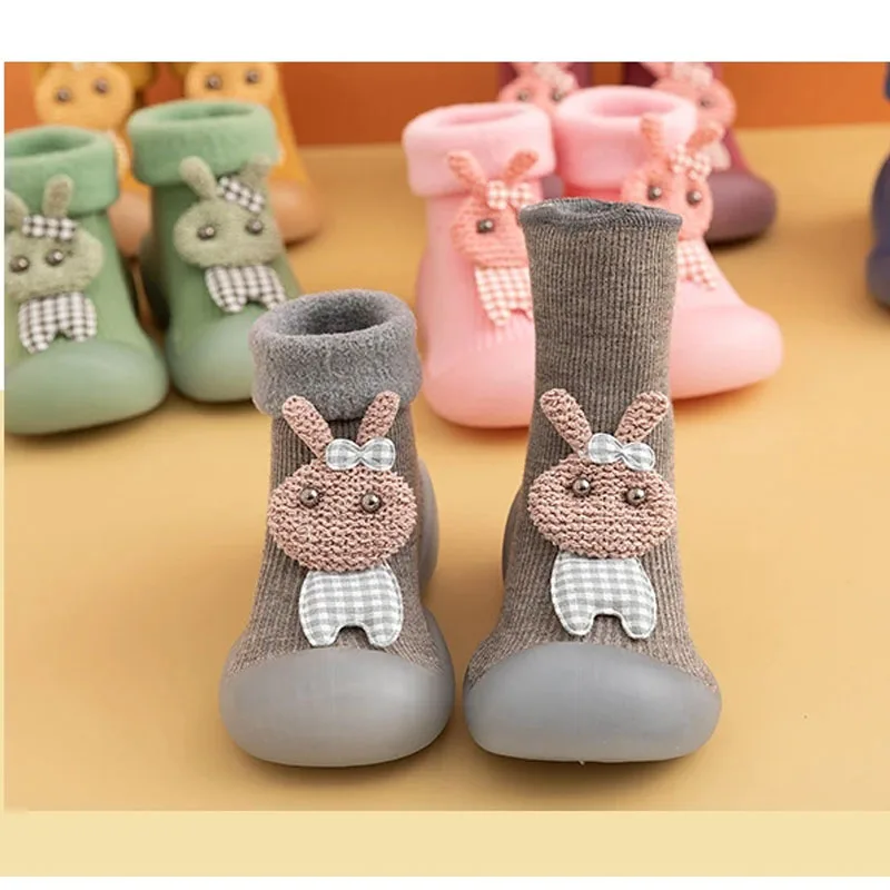 Scarpe da bambino per bambini autunnali e invernali addensate e calde per interni simpatici cartoni animati in puro cotone confortevole e