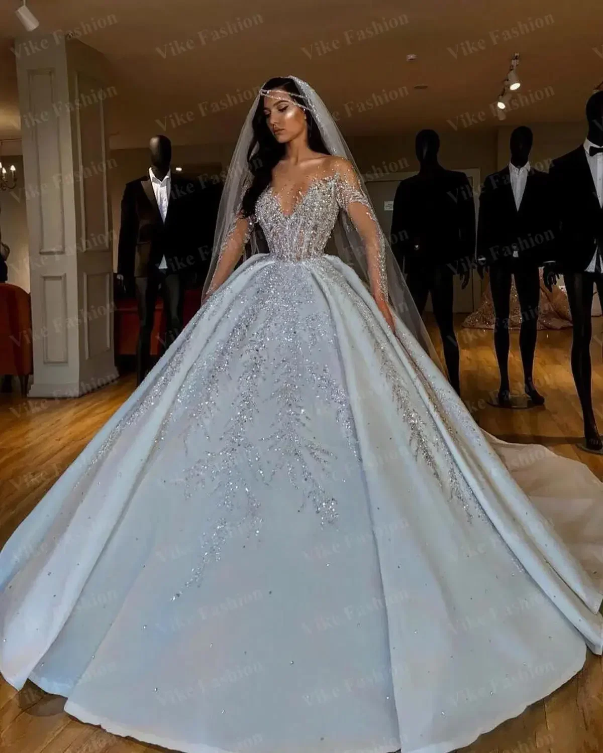 Personnalisé luxueux nouveau 2025 robes de mariée africaines col transparent manches longues robes de mariée perles paillettes robes de mariée en satin