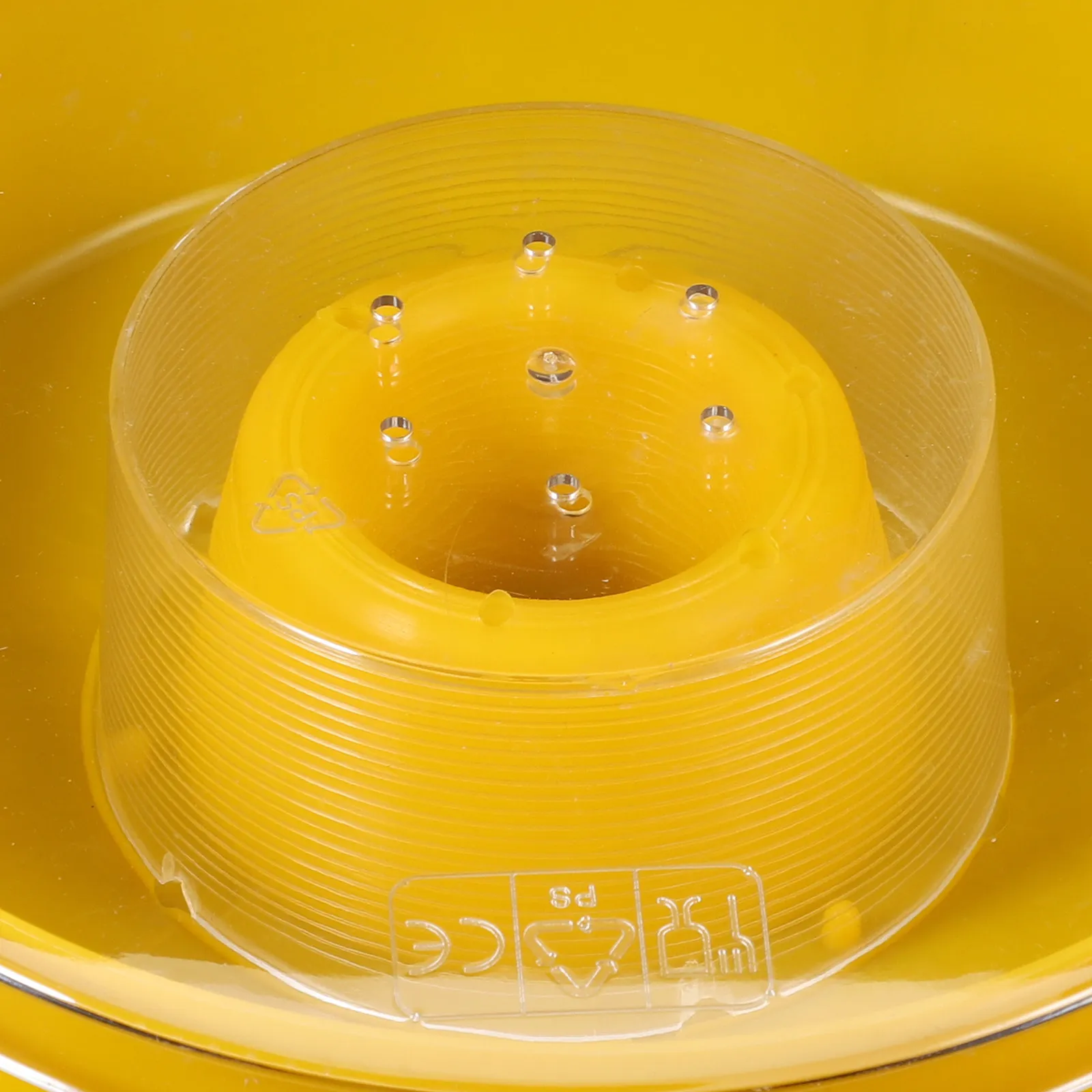 Professional Plastic Round Bee Feeding Dish Provides Optimal Eating Drinking Environment Easy to Install Clean Beekeeping