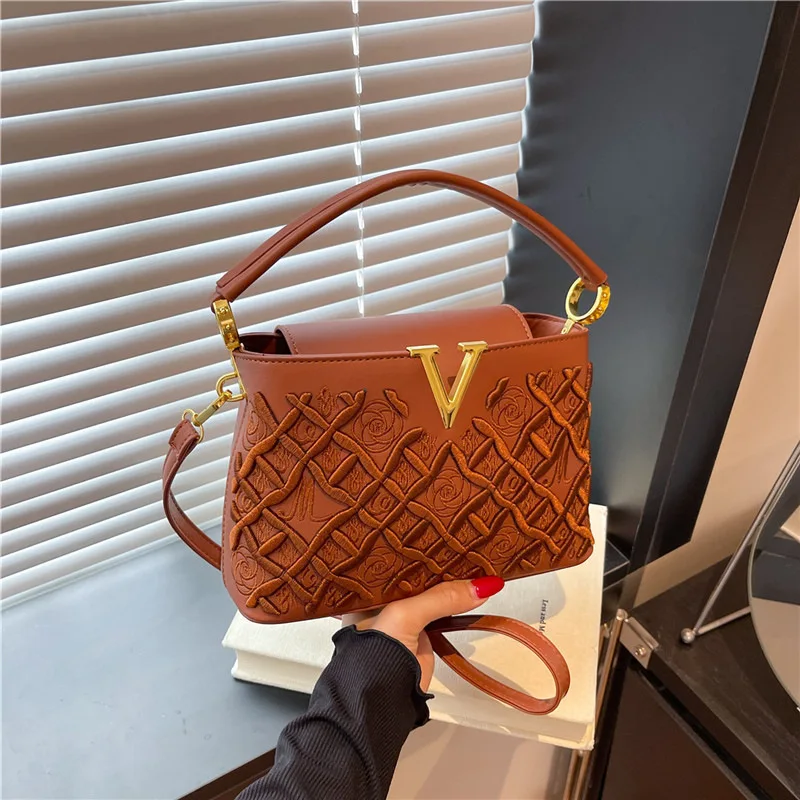 حقيبة مصممة أزياء راقية شهيرة لعام 2025 - حقيبة يد مطرزة رائعة، تصميم أنيق للكتف/الرسول #1