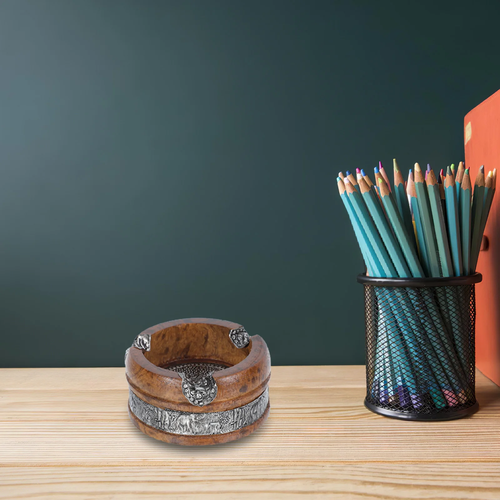 

1pc Wooden Elephant Ashtray Retro Desktop Soot Container For Home Office Decor Household Tabletop Ornament Living Room Bedroom