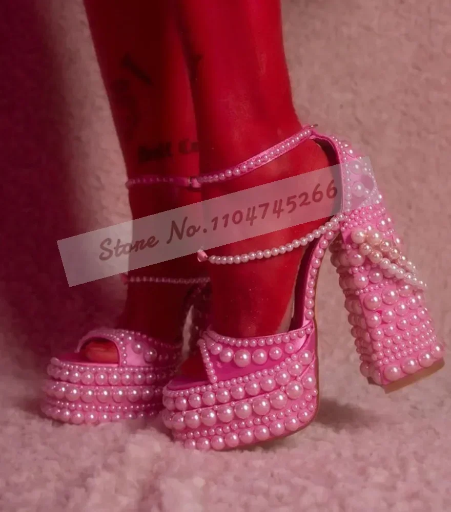 Sandalias de tacón grueso brillantes con perlas blancas, joyería de plataforma alta decorada, zapatos de boda, zapatos de tacón con cadena con cuentas