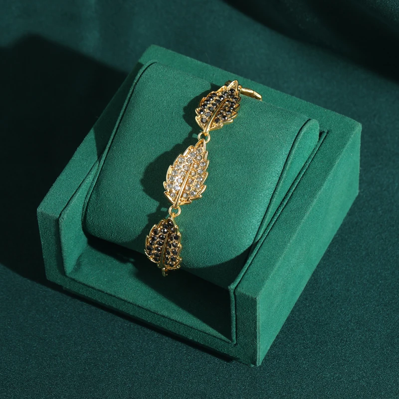 Vintage Gold Plated Bracelets Leaf Black Rhinestone Woman Charms Luxury Chain Girlfriend Gift Party Wedding Accessories 2025