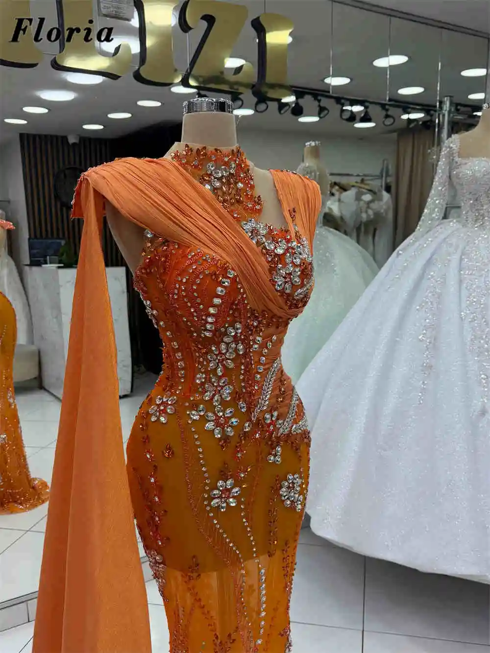 Cape Long Sleeves Prom Dresses Elegant Orange Illusion Evening Dress Customized Beaded Cocktail Party Gowns Vestidos De Fiesta