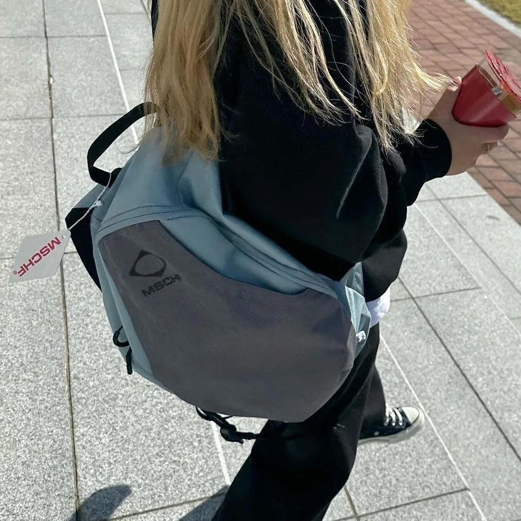 

2025 Новая корейская версия, универсальный модный брендовый нишевый дизайн, повседневный универсальный рюкзак с бриллиантами и контрастными сращиваниями