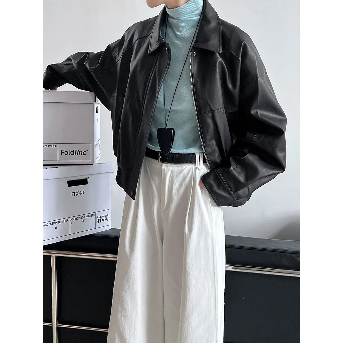 Chaqueta de cuero para mujer, otoño 2025, nueva chaqueta corta holgada de PU para motocicleta.