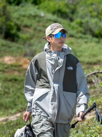 THE NORTH FACE REIGN ON Hard Shell Rain Jacket Men Water Wind Resistant Wear‑Resistant Mountain Trekking Outerwear NF0A8JRQ‑MU0